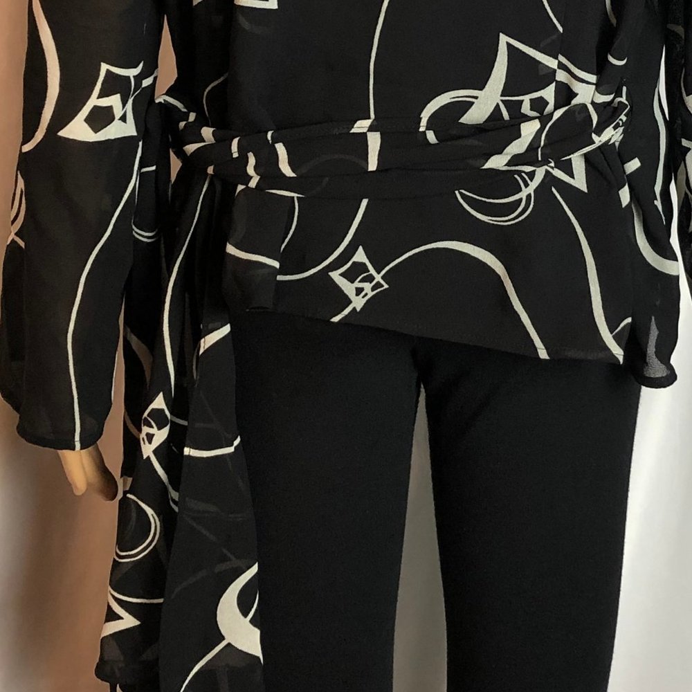 Lane Bryant Black & White Sheer Top Size 18/20 - Picture 7 of 9